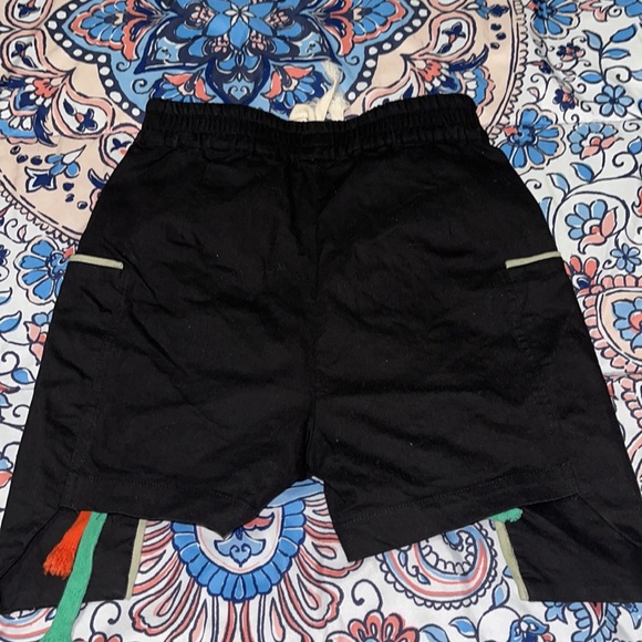 Multi color shorts - Picture 2 of 2